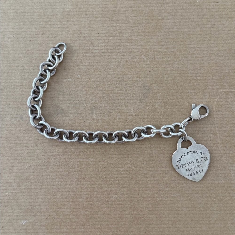 Tiffany & Co. Silver Chain Bracelet with Heart Tag - Picture 2 of 3